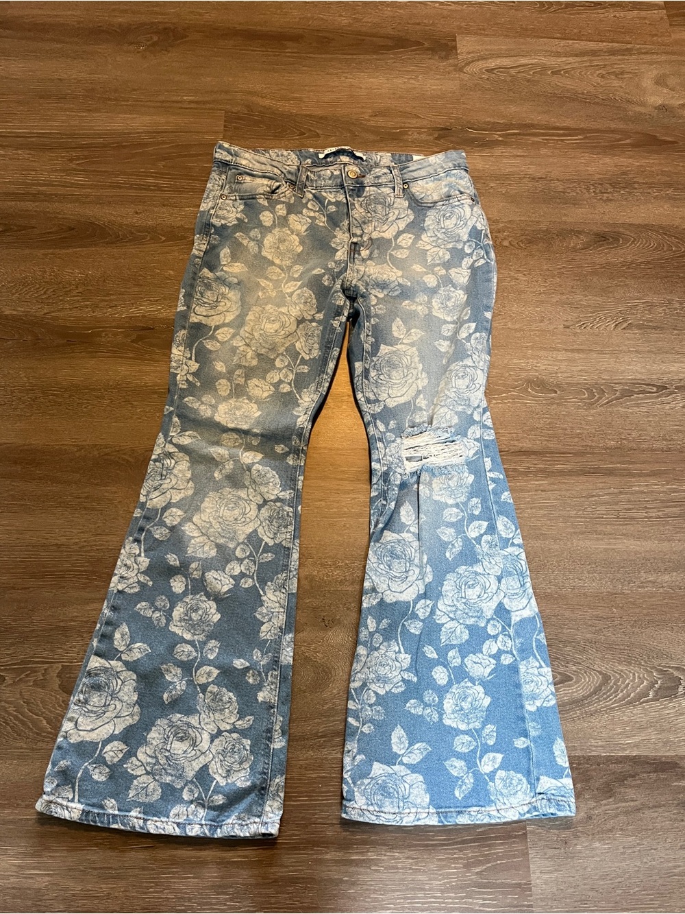 Celebrity pink Blue Floral Print Flare Jeans size 13